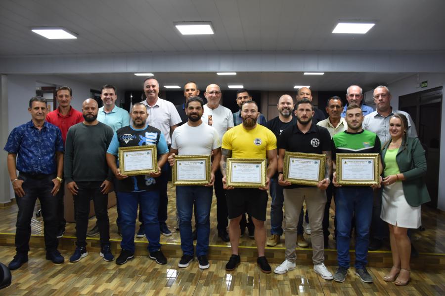 Entrega de Moções de Aplausos a professores de luta